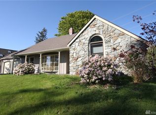 9686 Crest Dr, Blaine, WA 98230