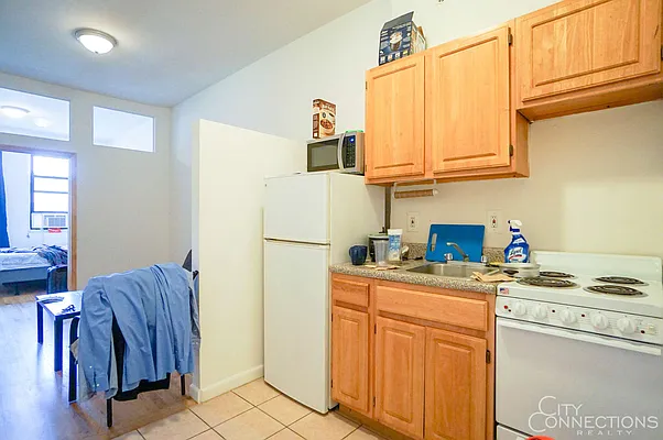 Rented by City Connections Realty | media 19