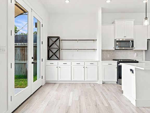 4th image of 8510 West St