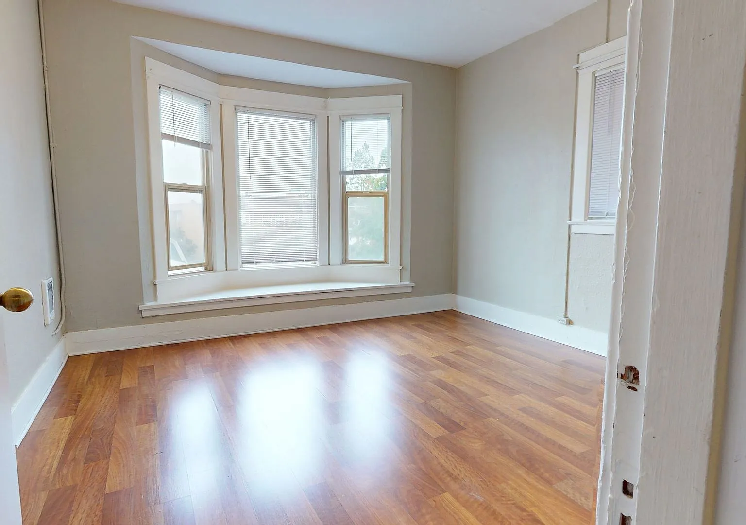 Roycroft Apartments — Photo 3