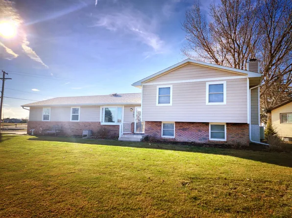 301 N Republican Ave, Juniata, NE 68955