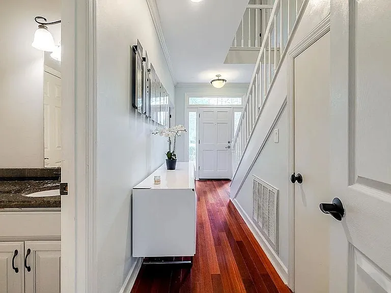 113 Cypress Dr — Photo 15