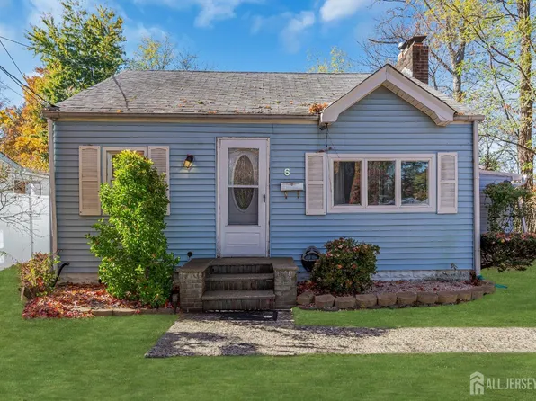 6 Middlesex Blvd, Keyport, NJ 07735