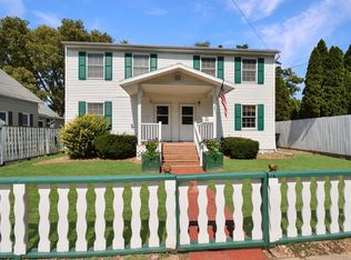 611 W Locust St, Bloomington, IL 61701