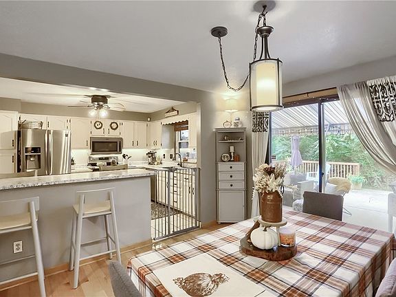 5th image of 680 Woodcrest Dr