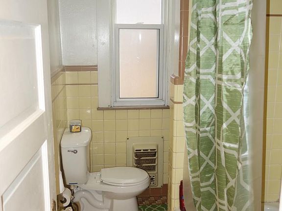 bathroom 1st floor