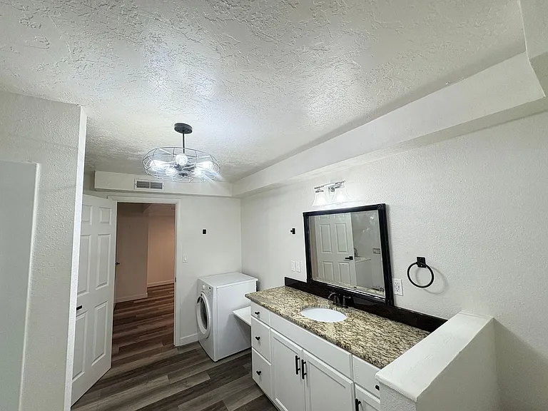 1026 N 1100 W — Photo 16