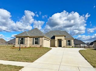 273 Woodcrest Dr, Stonewall, LA 71078