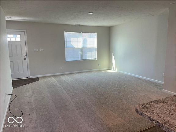 4th image of 387 Campus Ln