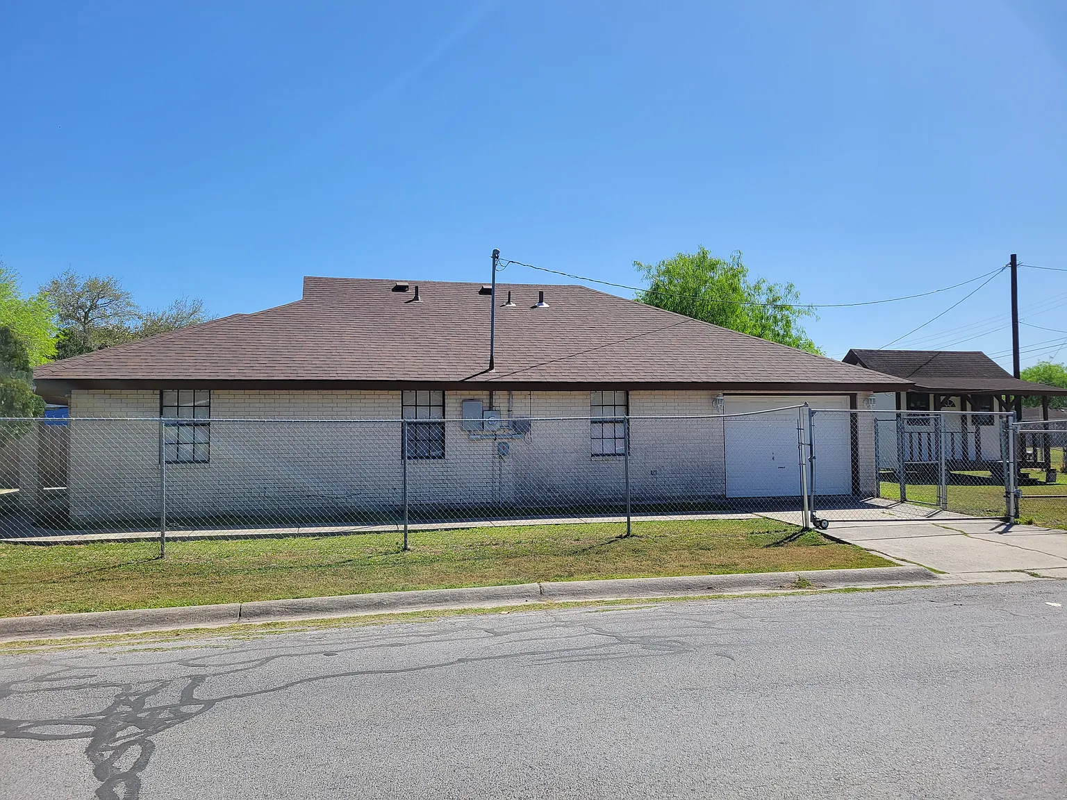 1202 S 2nd St — Photo 2