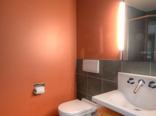 9235 NE 20th St, Clyde Hill, WA 98004