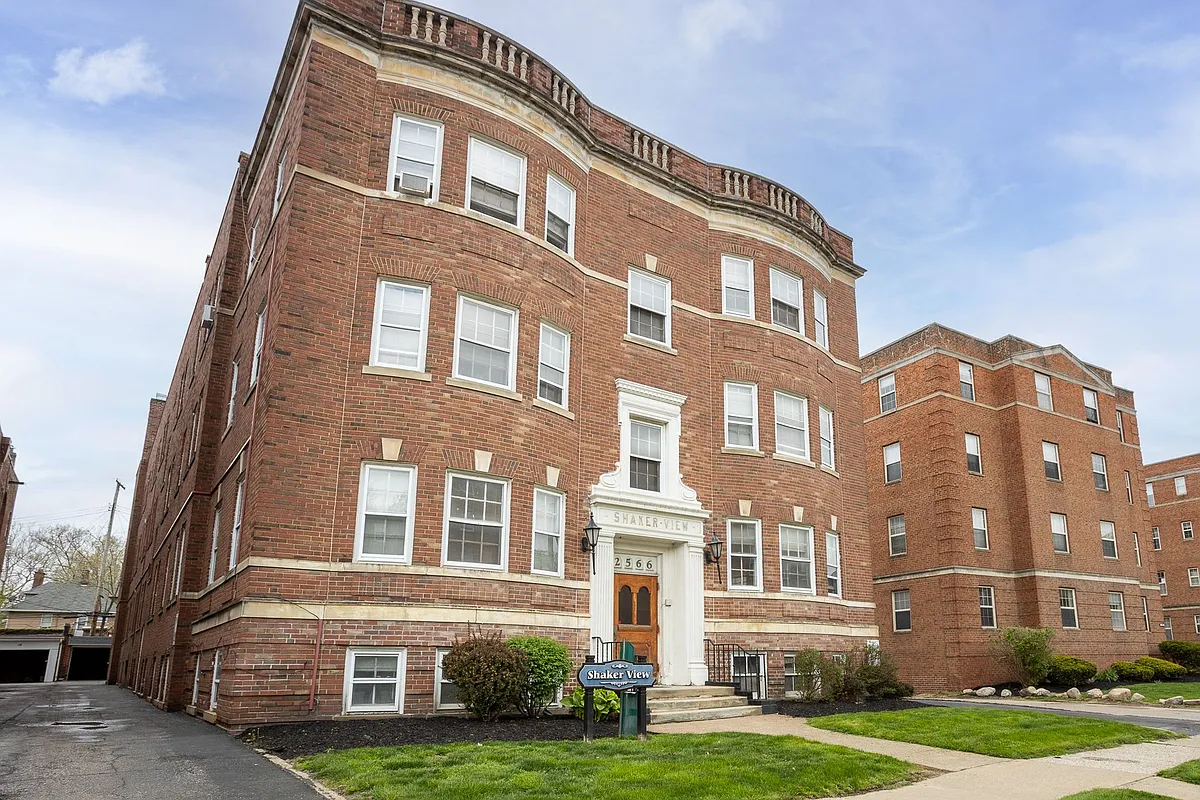 Building Photo - 2566 Kemper Rd