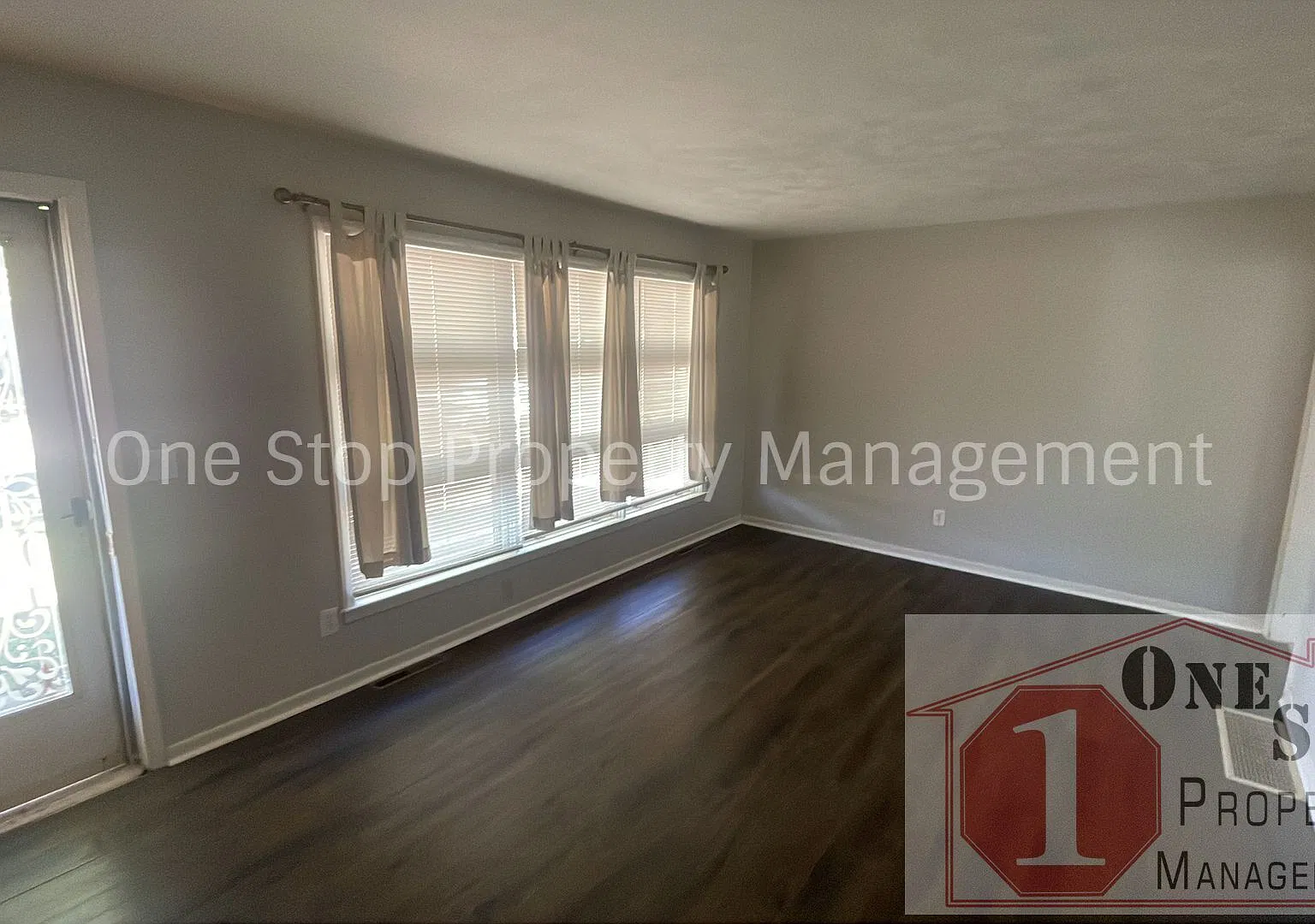 Wonderful 3 bedroom 1 bath home! Just a short drive to all the Independence shopping! — Photo 3