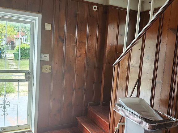 4th image of 905 Cooks Ln