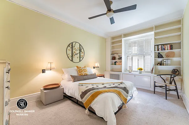 Sold by Coldwell Banker Warburg | media 32