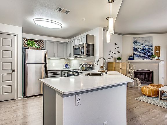 2nd image of 701 Cowboys Pkwy #731-2089