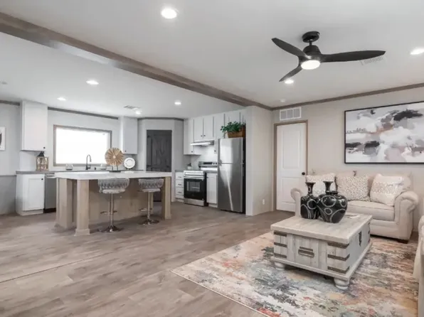 272 W Lawson Rd Trailer 231, Dallas, TX 75253