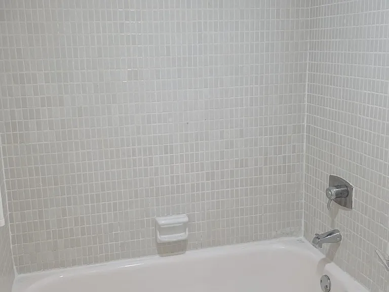 470 Executive Center Dr #2K — Photo 16