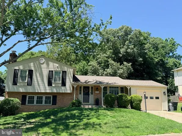 11866 Catoctin Dr, Woodbridge, VA 22192