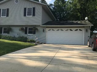 382 Deer Trail Dr, Thornville, OH 43076
