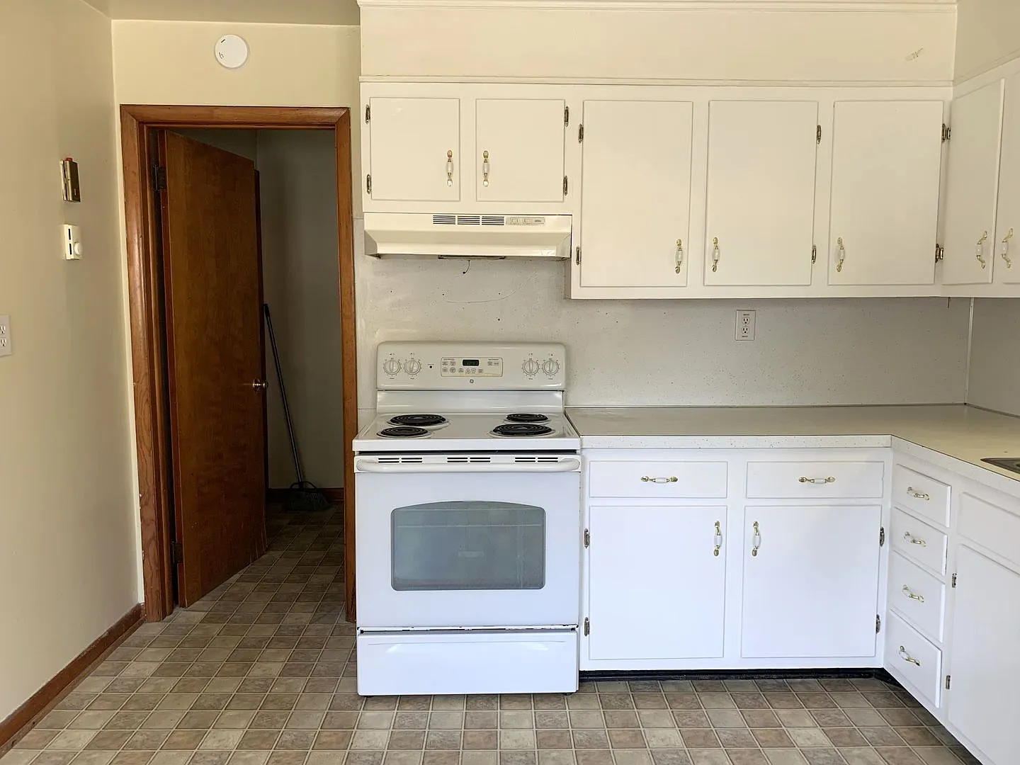 835 High St — Photo 4