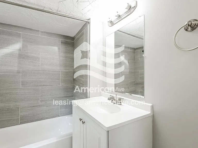 787992_009_main_bathroom_13929987.jpg