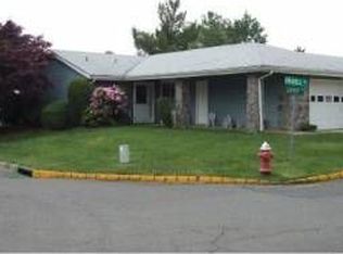 273A Convent Rd, Monroe Township, NJ 08831