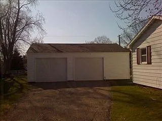 203 Gilmore Ave photo 1