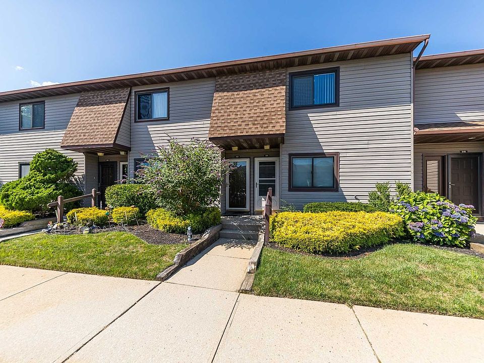 1st image of 100 Daly Blvd #512