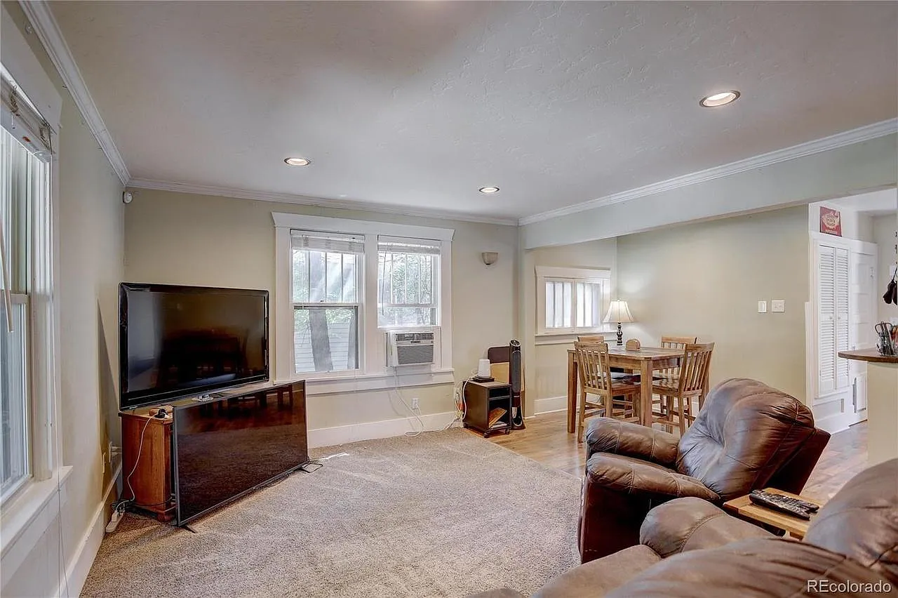 2039 S Williams St — Photo 2