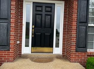 16400 Snaffel Bit Ct, Louisville, KY 40245