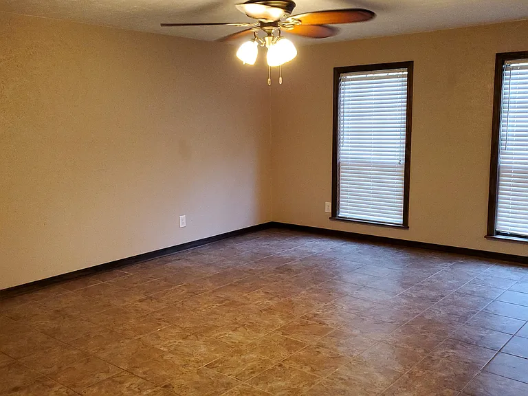 103 Sherry Dr — Photo 11