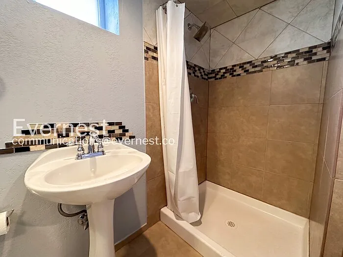 2375 S Lincoln St — Photo 11