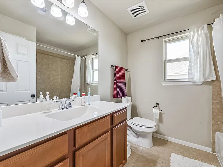 19027 Bowden Harbour Dr — Photo 16