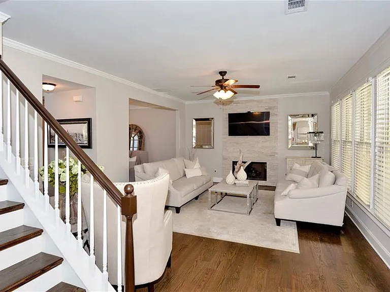 310 Windsor Gate Cv — Photo 24