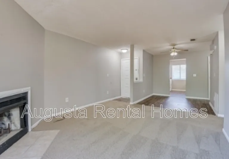 2449C Jennings Rd — Photo 5