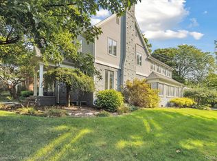 1407 Woodlawn Park Dr, Flint, MI 48503