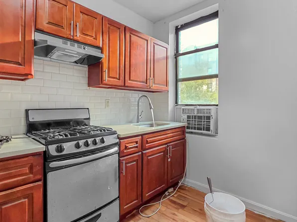 206 Audubon Avenue image 5 of 11