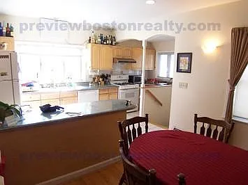 Western Ave — Photo 6