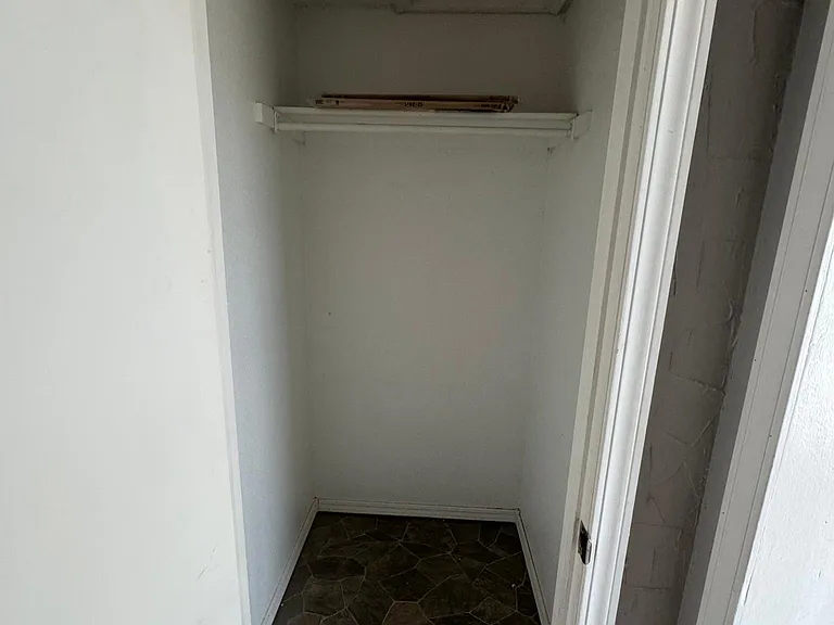 1427 Northglen St — Photo 33