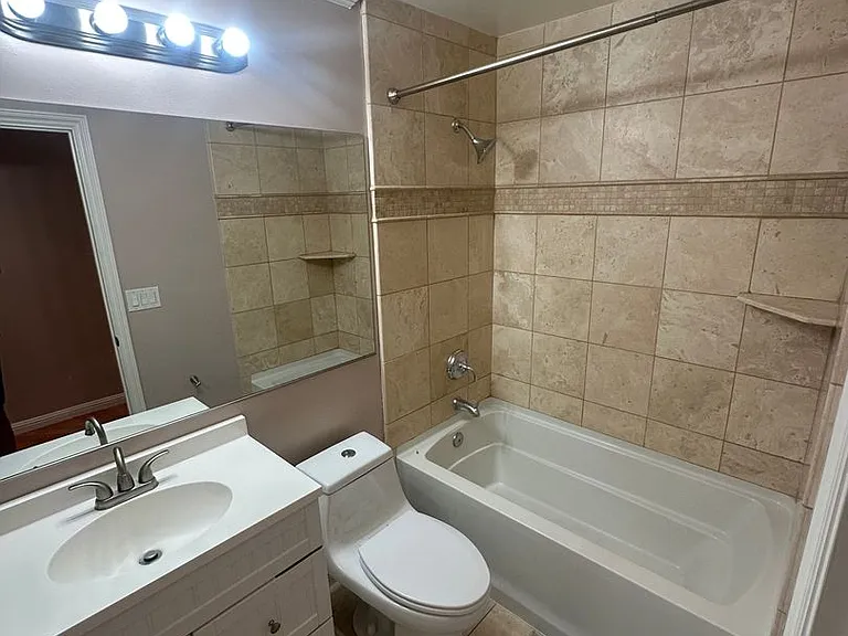 2615 Camloop Dr — Photo 10