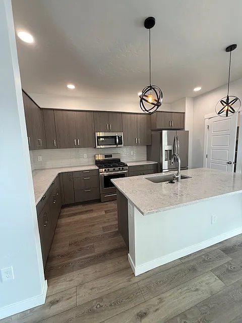 3 bed, 2.5 bath, 2093 sqft, $2,475 — Photo 4