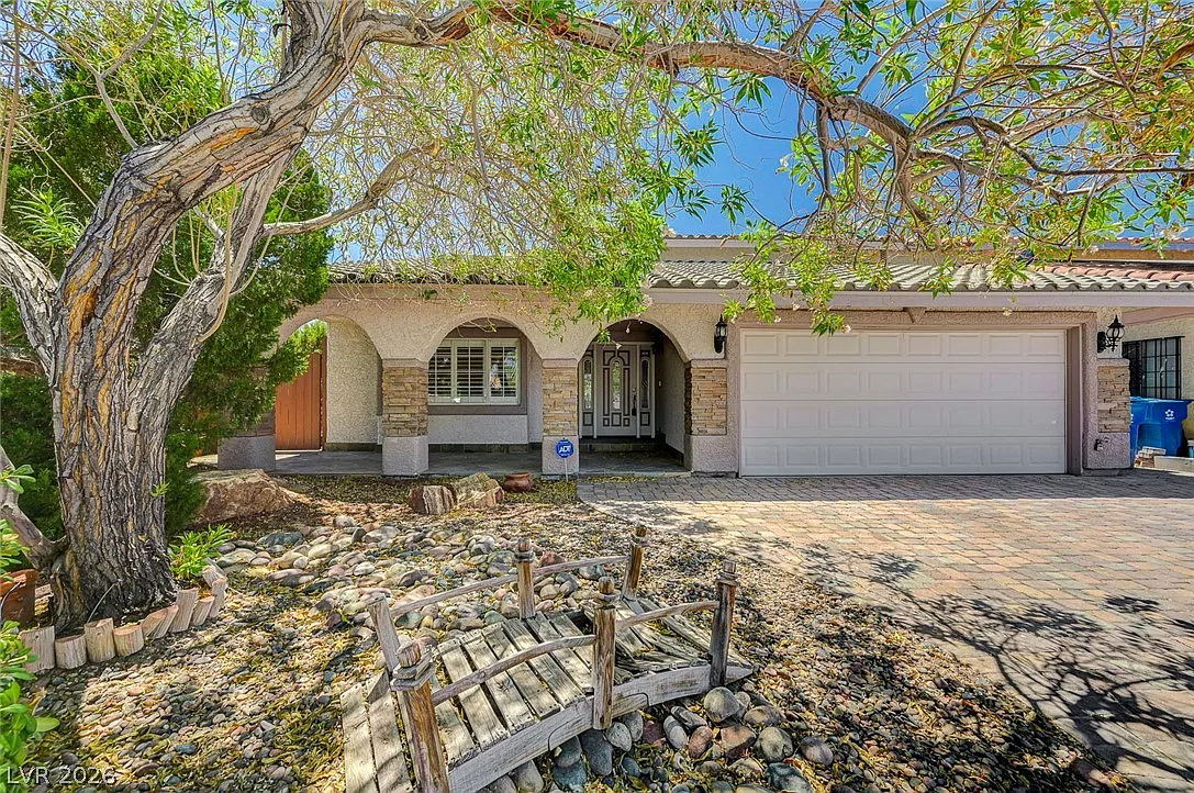 4 bed, 3.0 bath, 2186 sqft, $3,740 — Photo 1