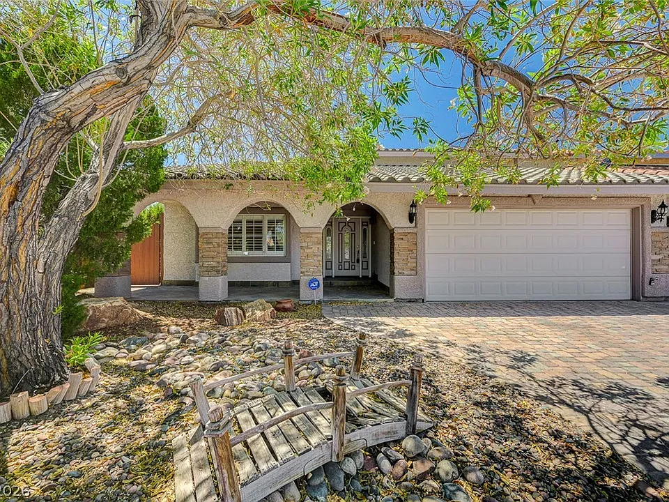 3880 Leisure Ln