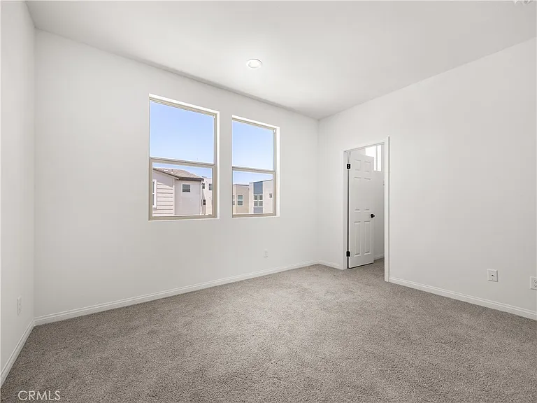 27448 Pioneer Ct — Photo 41