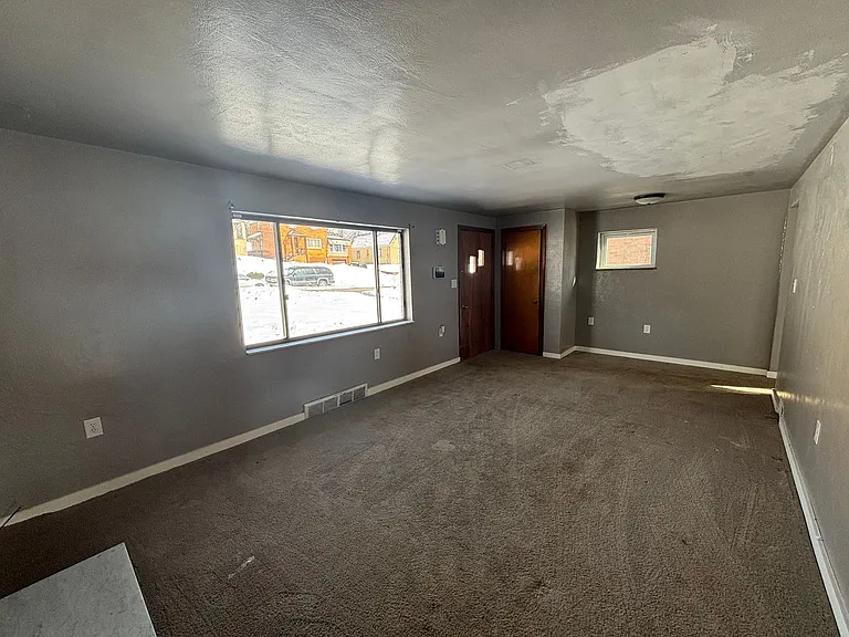 960 Agnew Rd — Photo 17