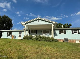 3321 Franklin Dr, Big Stone Gap, VA 24219