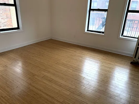 Rented by Tapiro Realty | media 1