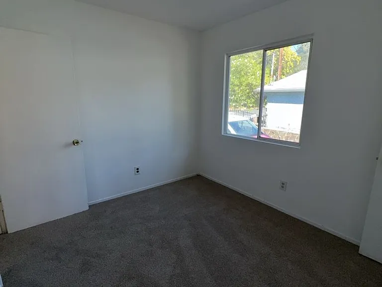 13445 Lakeshore Dr — Photo 10