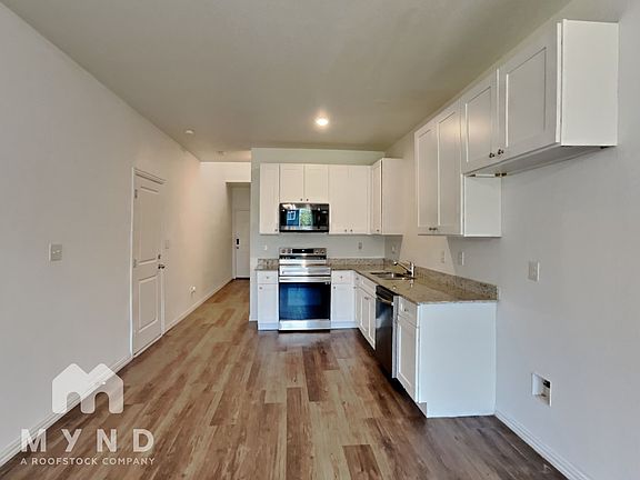 3rd image of 3226 Cherry Ln
